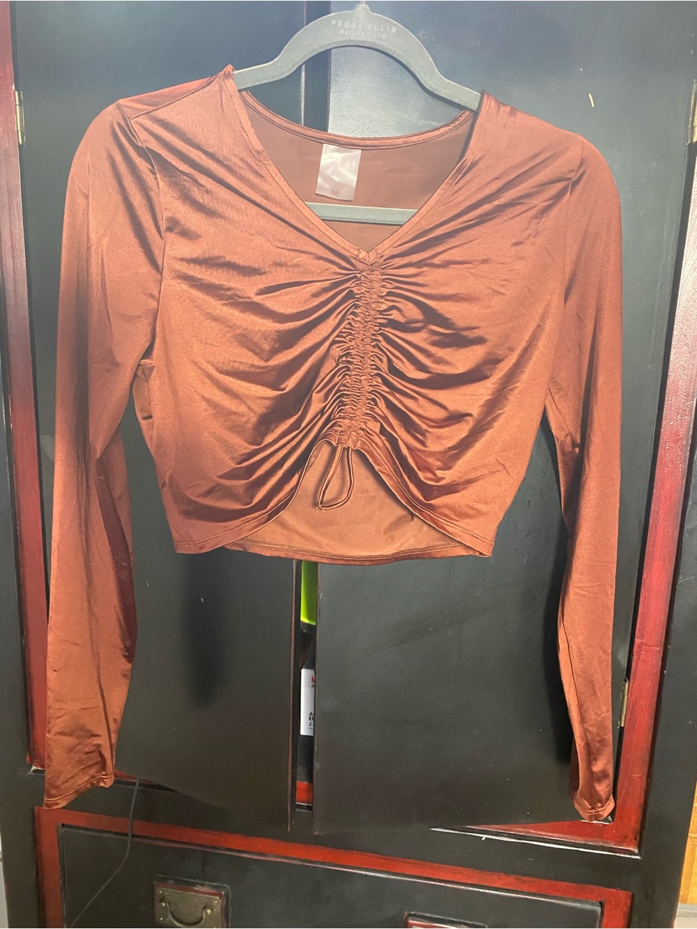 Calia Ruched Long-Sleeve Cropped Rashguard - Picture 2 of 2